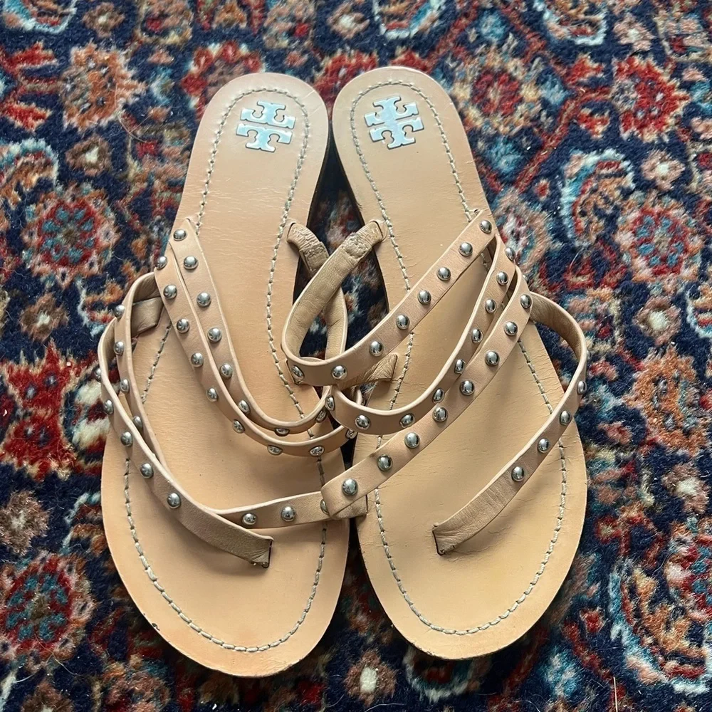 TORY BURCH Patos Studded Thong Sandal In Natural Vachetta